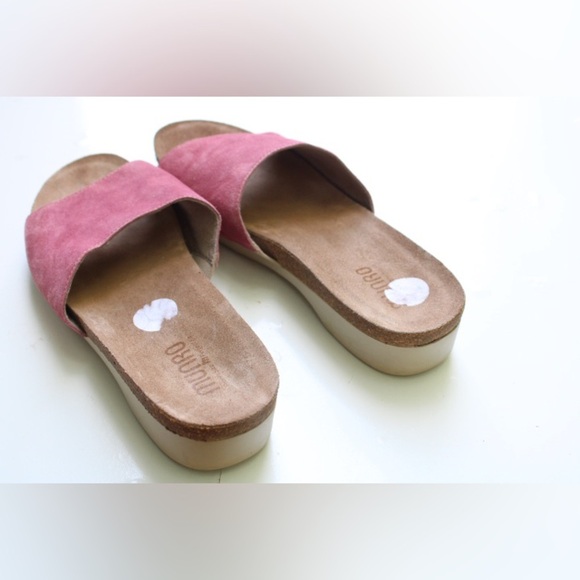 Munro Laya Slide Sandals - Picture 8 of 11